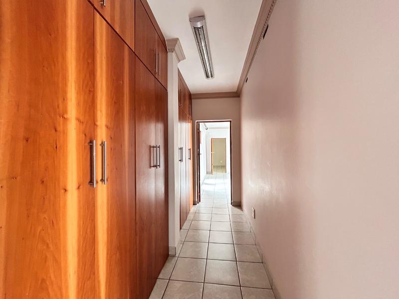 5 Bedroom Property for Sale in Birdwood Estate North West